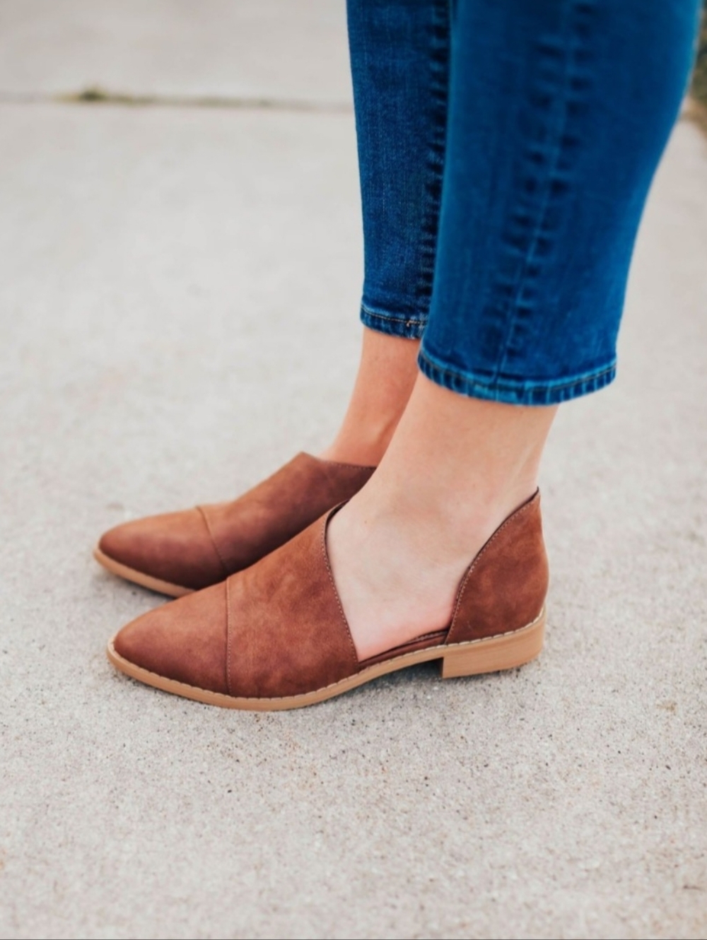 BEAST FASHION Women’s Tan Suede Pointed Slip-On Flats